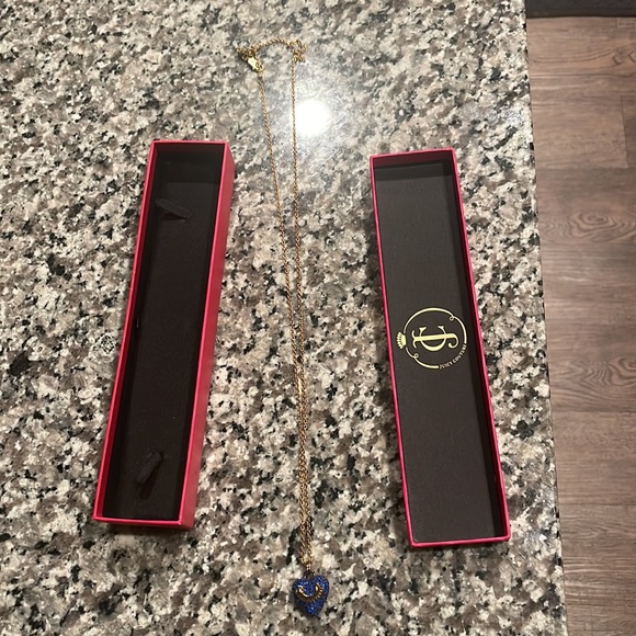 Juicy couture blue and gold necklace. - Picture 4 of 4